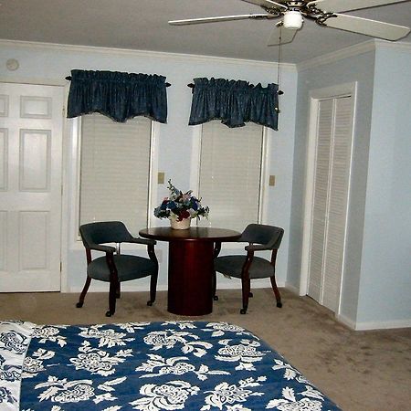 Rock Laurel Bed And Breakfast Candler Esterno foto